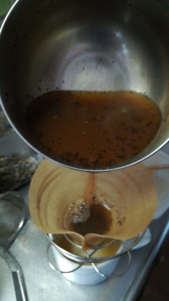 黒炒り米ぬか茶の煮出し後