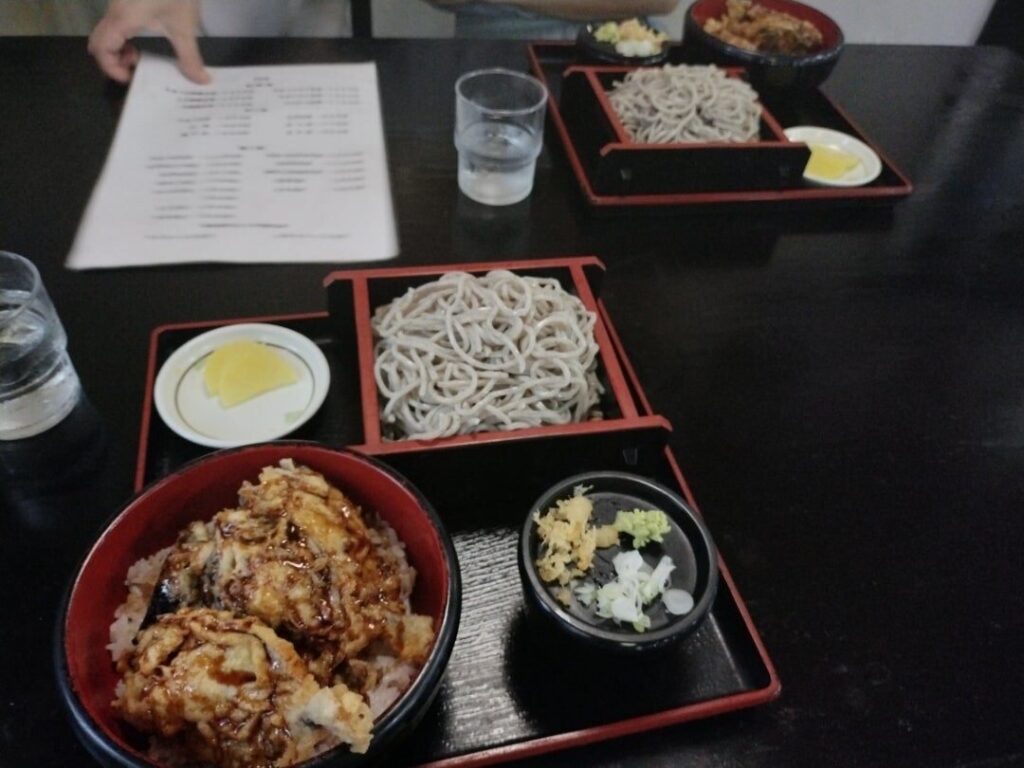 山女魚の天丼とそばセット