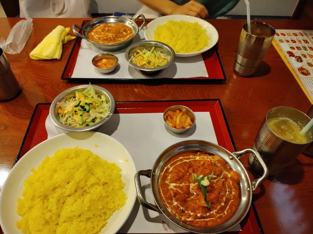 ラムーのココナッツカレーとシーフードカレー