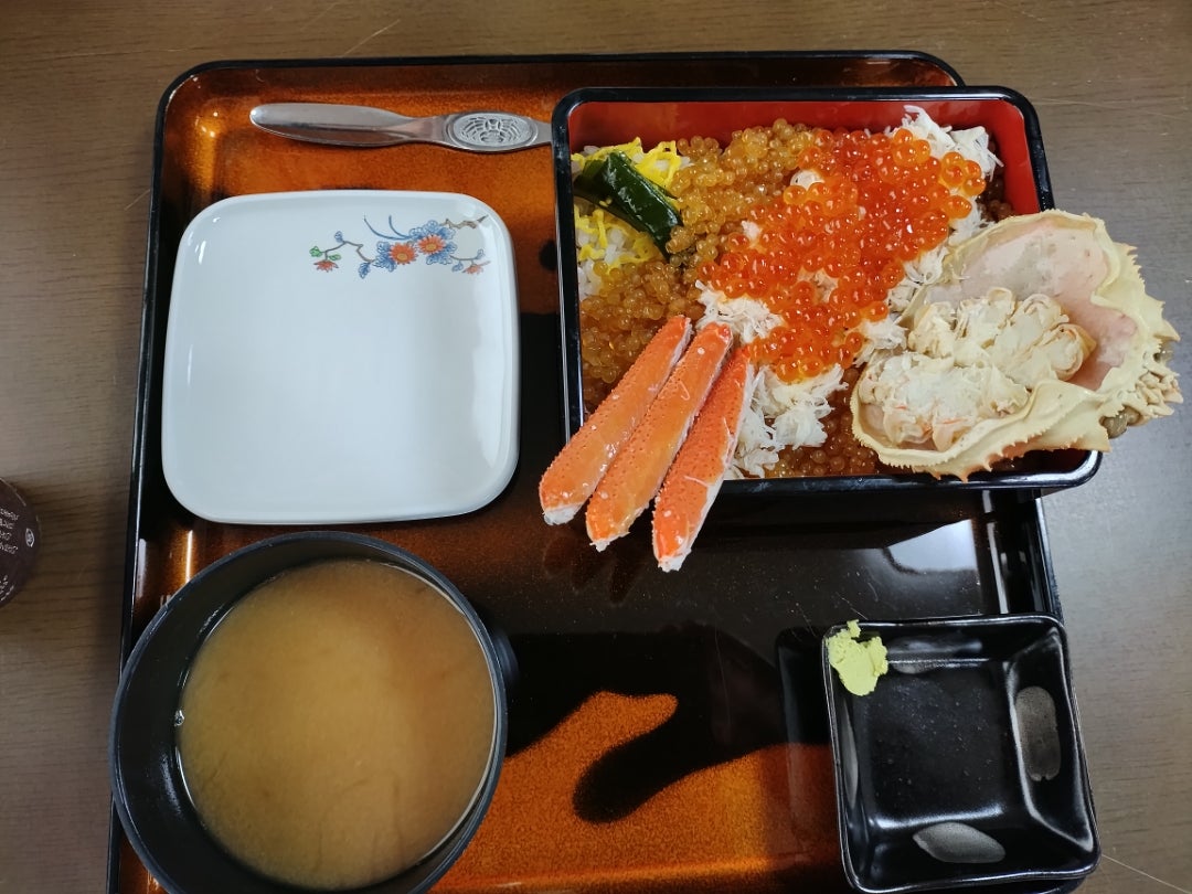 カジカカニイクラ丼セット