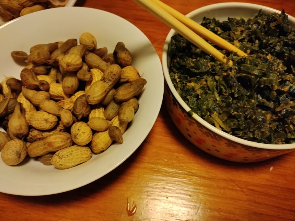 落花生と長ネギの和え物