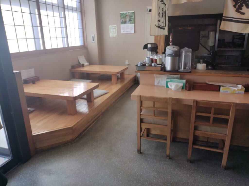 そば太郎の店内の様子２