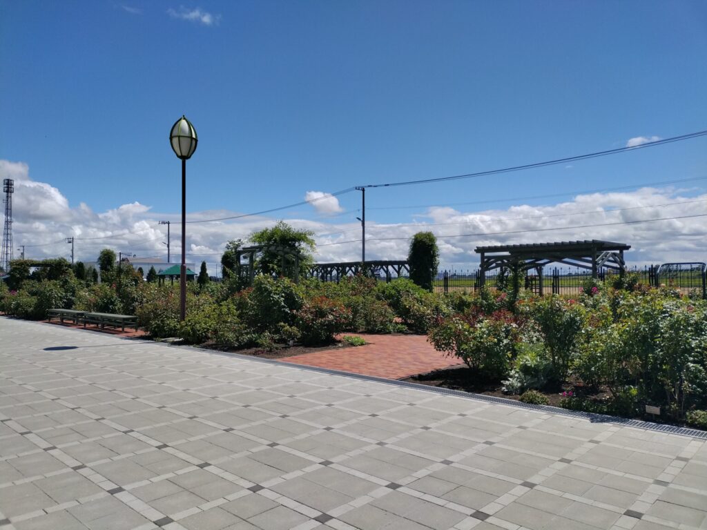 ロイズタウン工場式内の庭園