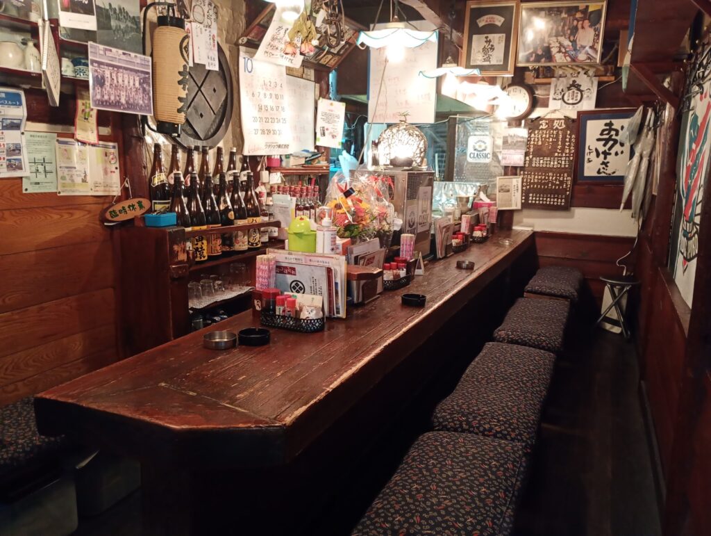 店内の様子(カウンター席のみ)